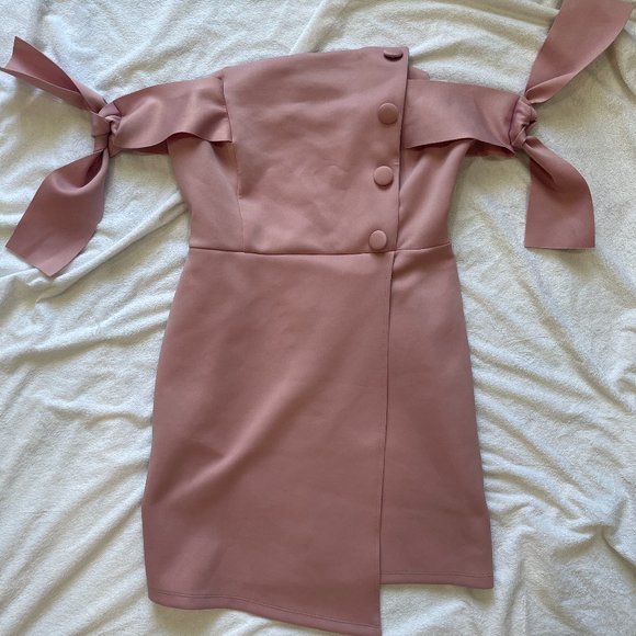 Blushing Beauty: Stand Out in Style with this Playful Blush Pink Mini Dress - Picture 1 of 3